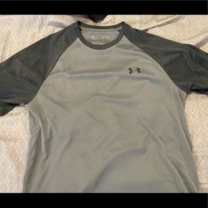 Mens UA shirt